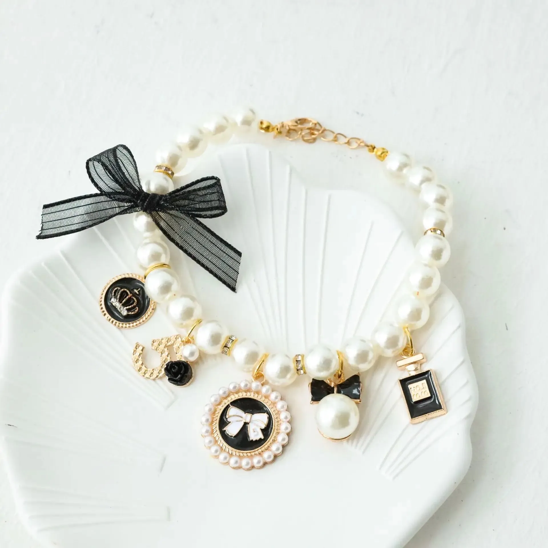Elegant Pet Pearl Collar with Rhinestone Accents