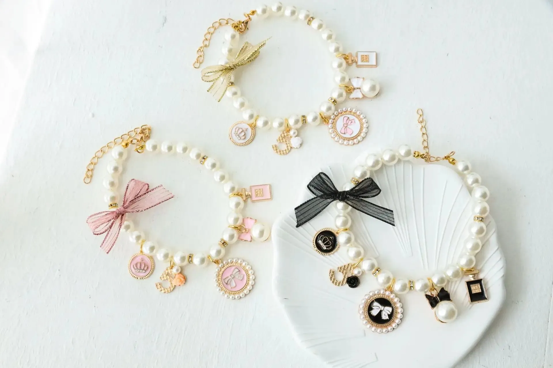 Elegant Pet Pearl Collar with Rhinestone Accents