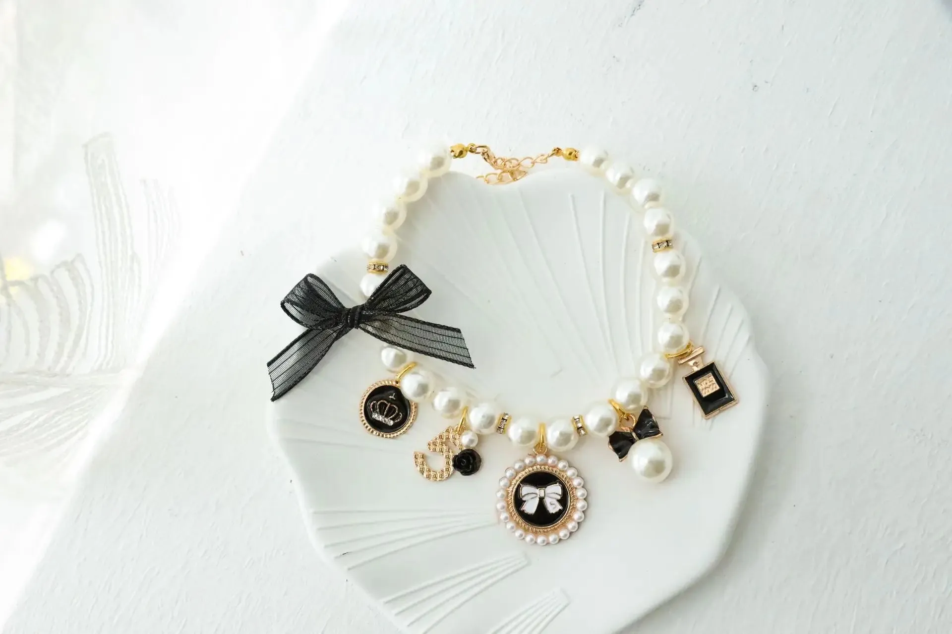 Elegant Pet Pearl Collar with Rhinestone Accents