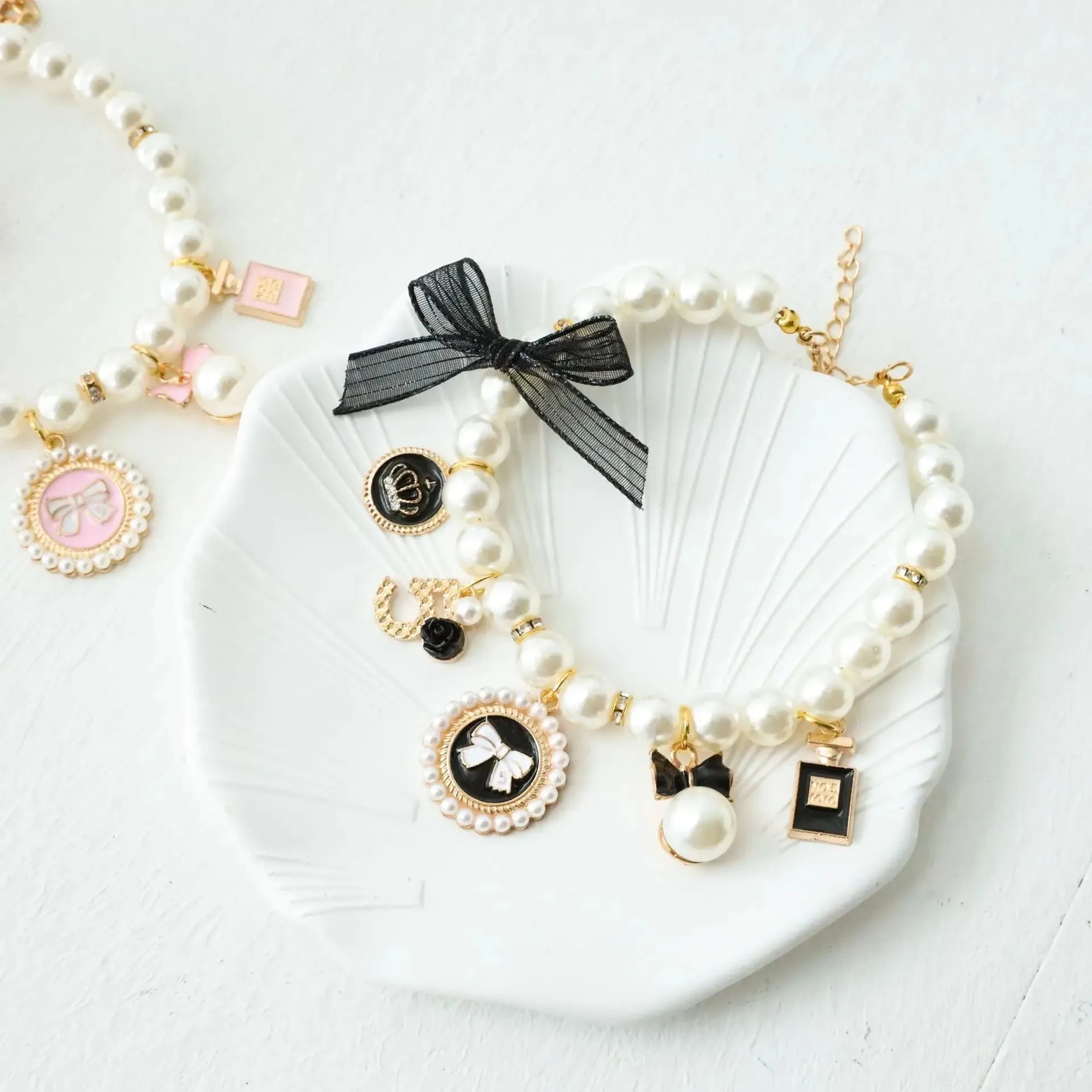 Elegant Pet Pearl Collar with Rhinestone Accents