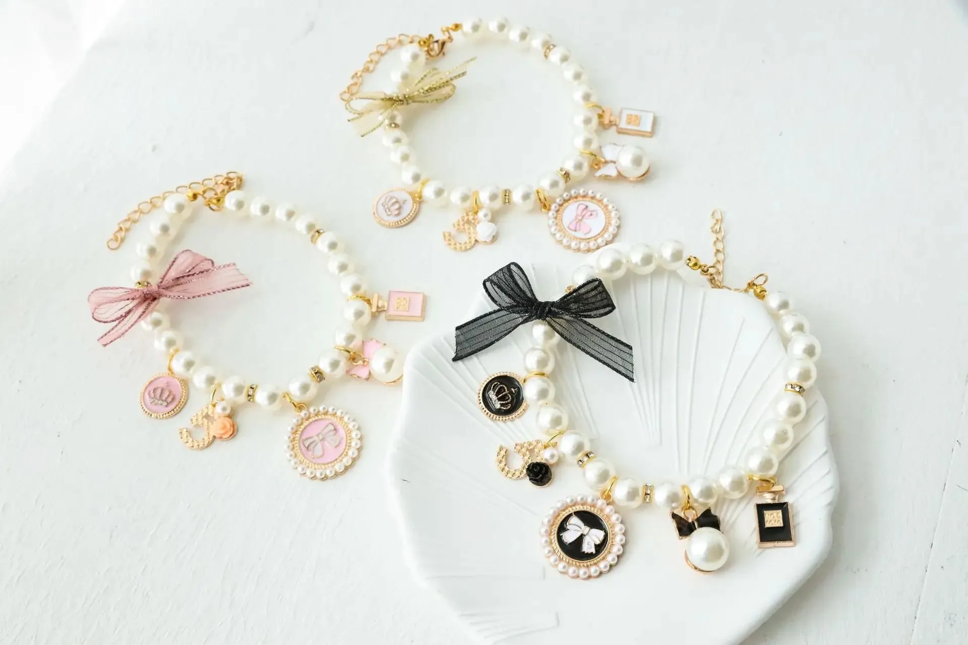 Elegant Pet Pearl Collar with Rhinestone Accents