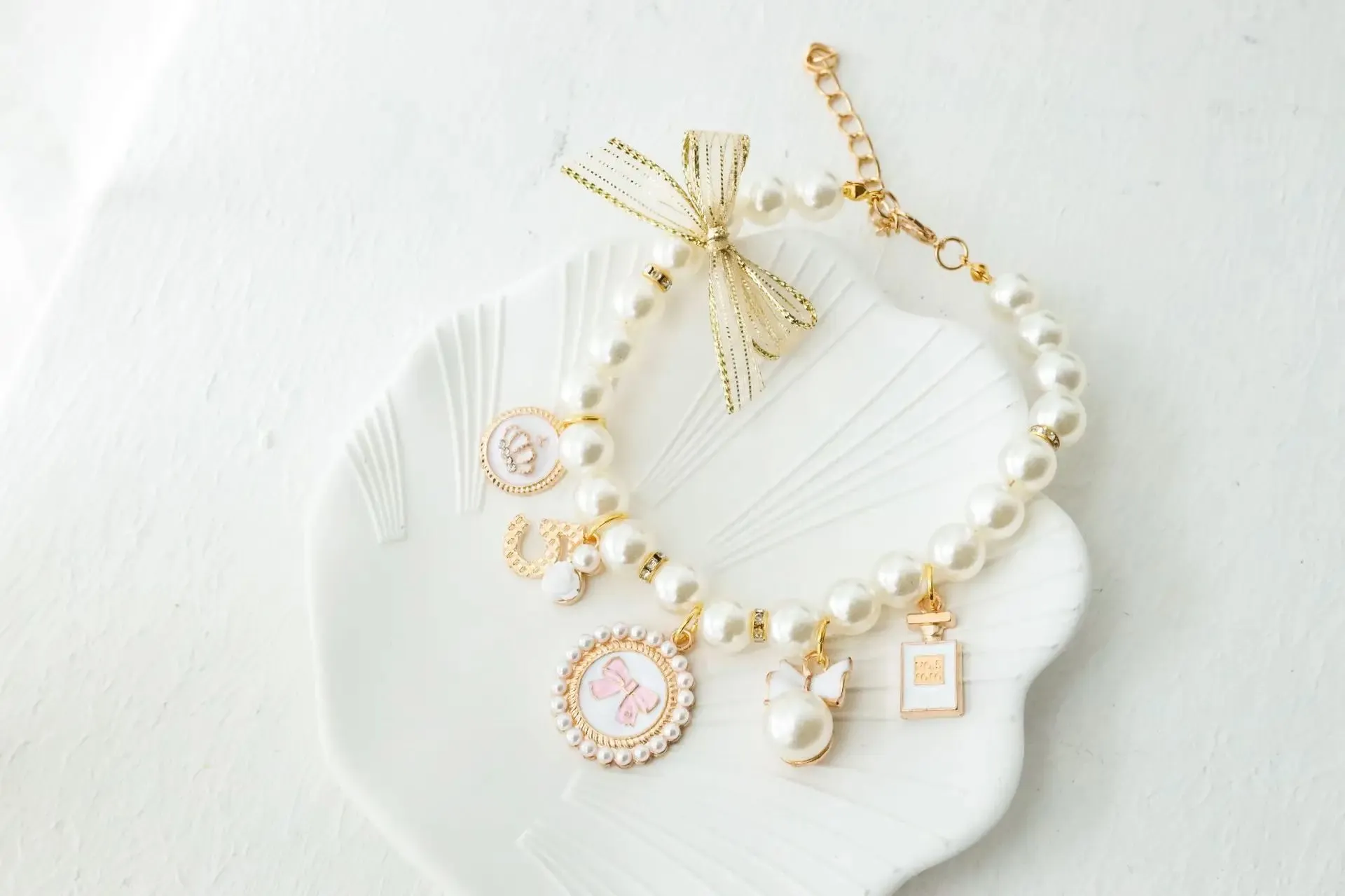 Elegant Pet Pearl Collar with Rhinestone Accents